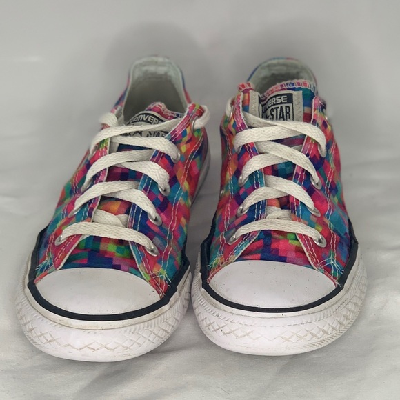 Chuck Taylor All-Star Lows - Youth size 2 - Picture 5 of 7
